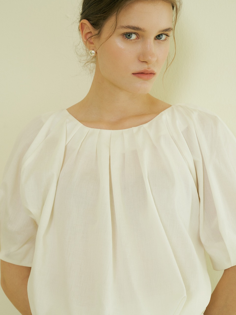 comos 673 Round Pleated Puffy Blouse (ivory)